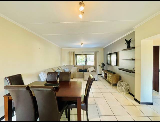 2 BEDROOM APARTMENT FOR SALE IN SUNNINGHILL